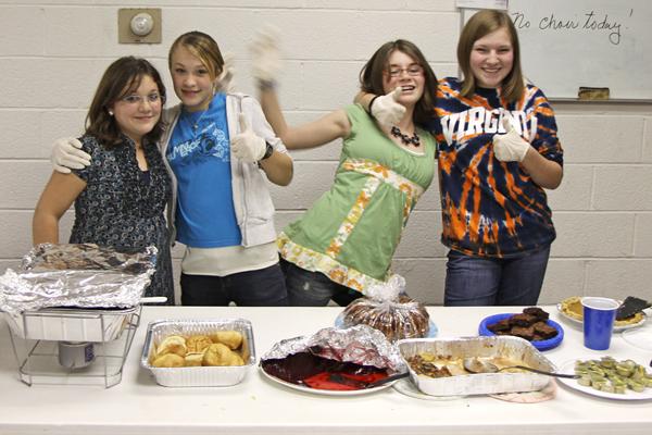 Thanksgiving Serving with Pebble Tossers